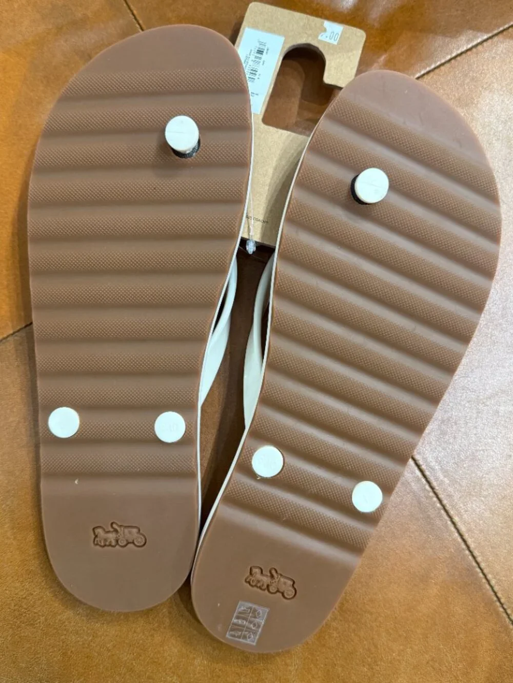 NWT Coach Zayn Flip Flop With Shell Print CBM87 Chalk US 10 - Picture 3 of 4